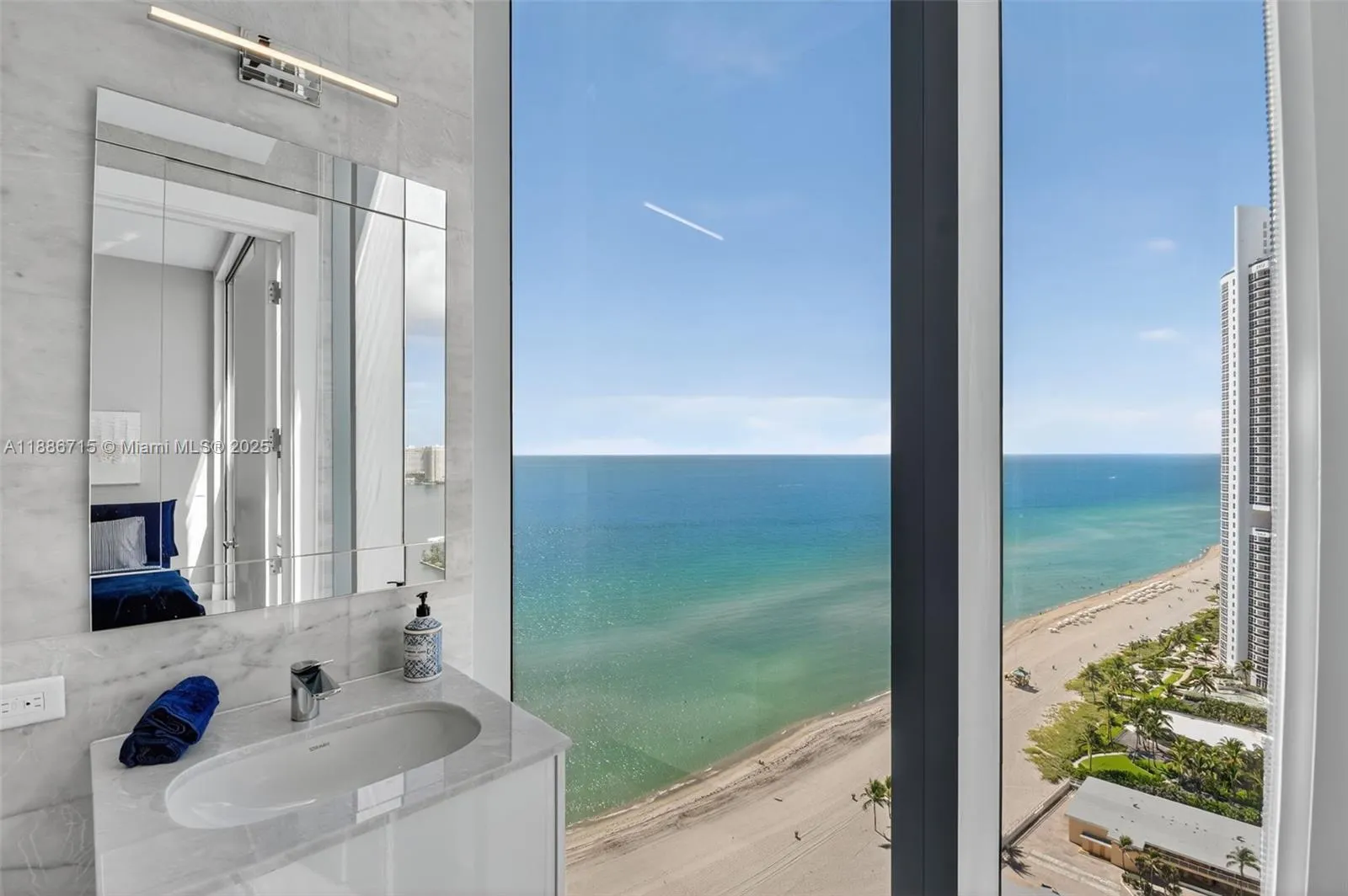 18501 Collins Ave, #2504