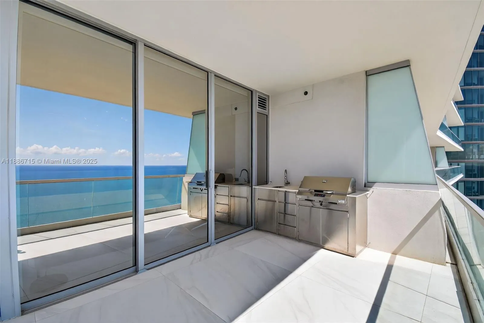 18501 Collins Ave, #2504