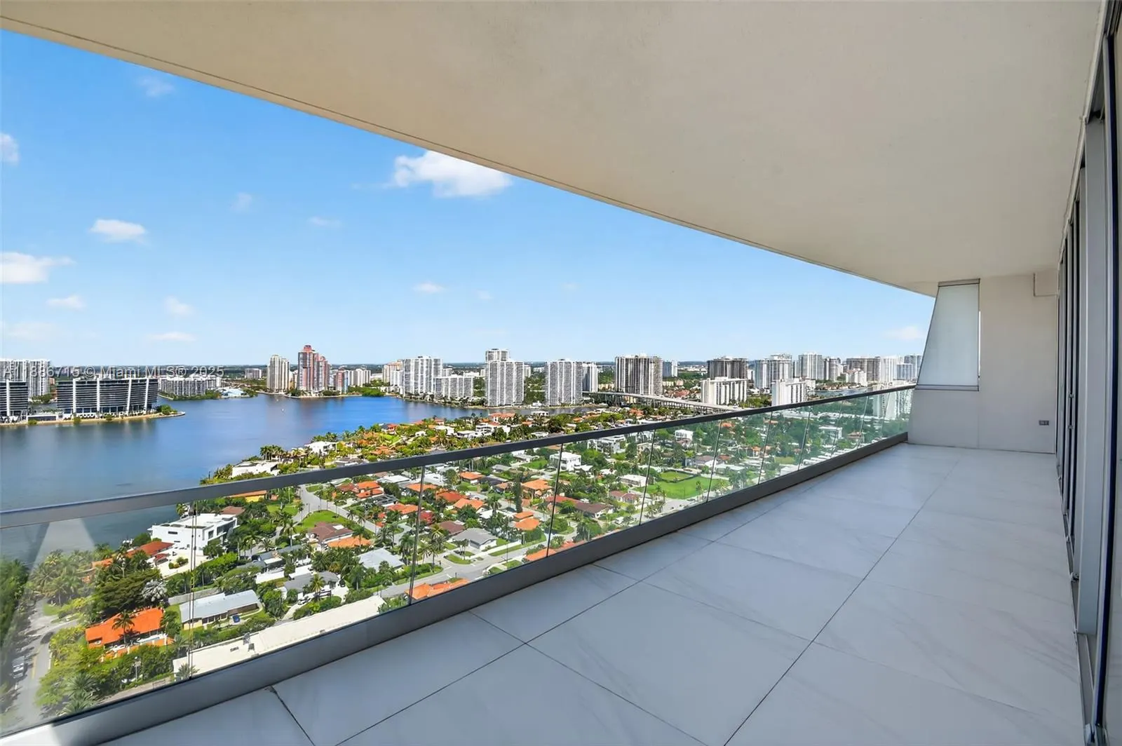 18501 Collins Ave, #2504