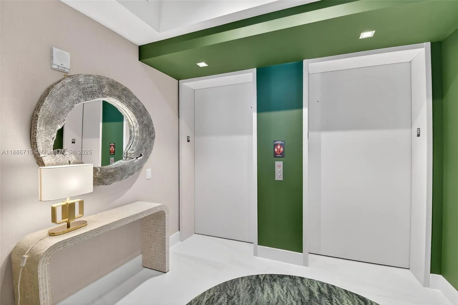 18501 Collins Ave, #2504