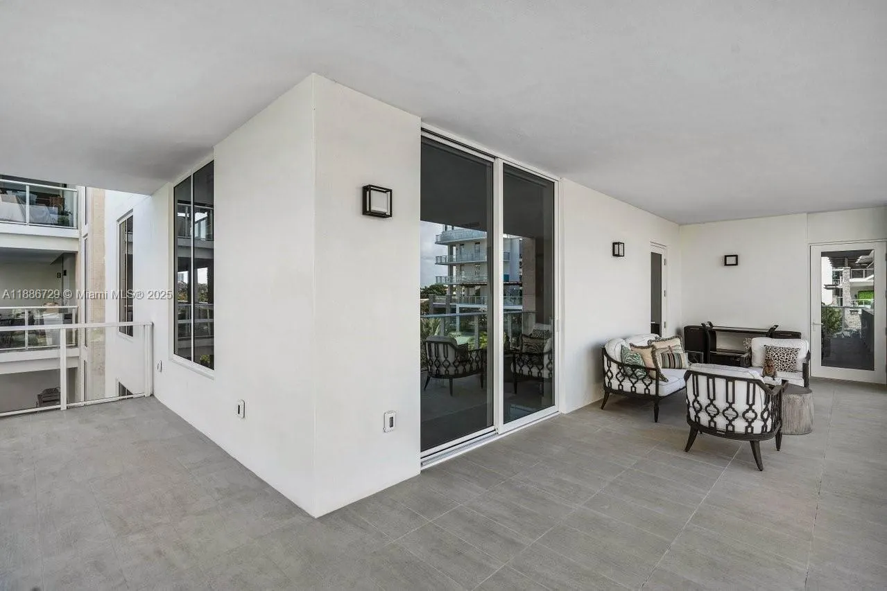 210 SE Mizner Blvd, #403