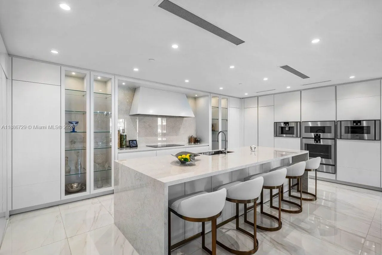 210 SE Mizner Blvd, #403