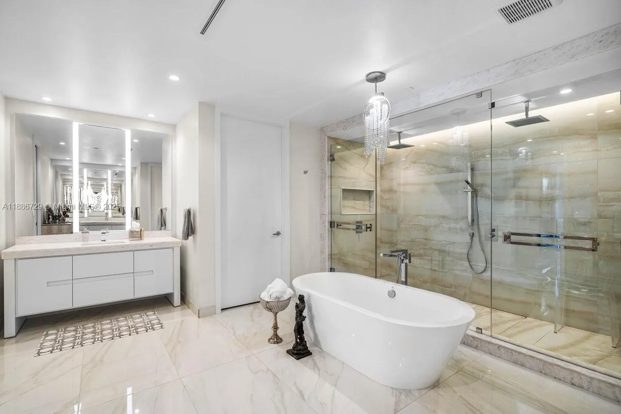 210 SE Mizner Blvd, #403