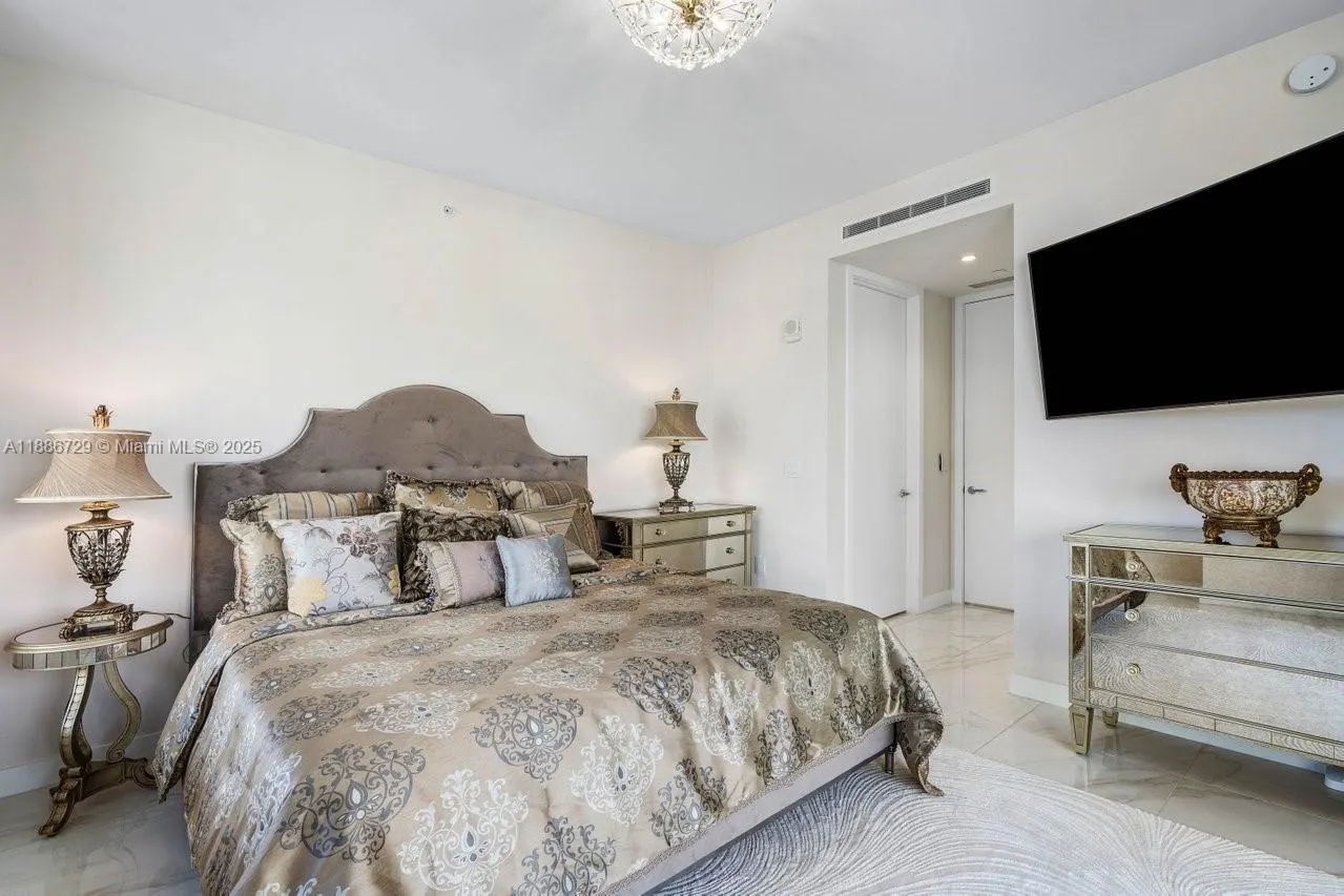 210 SE Mizner Blvd, #403