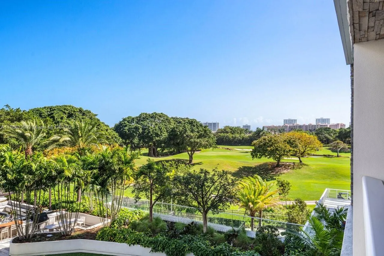 210 SE Mizner Blvd, #403