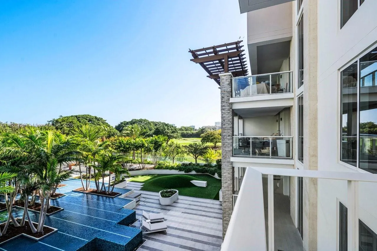 210 SE Mizner Blvd, #403
