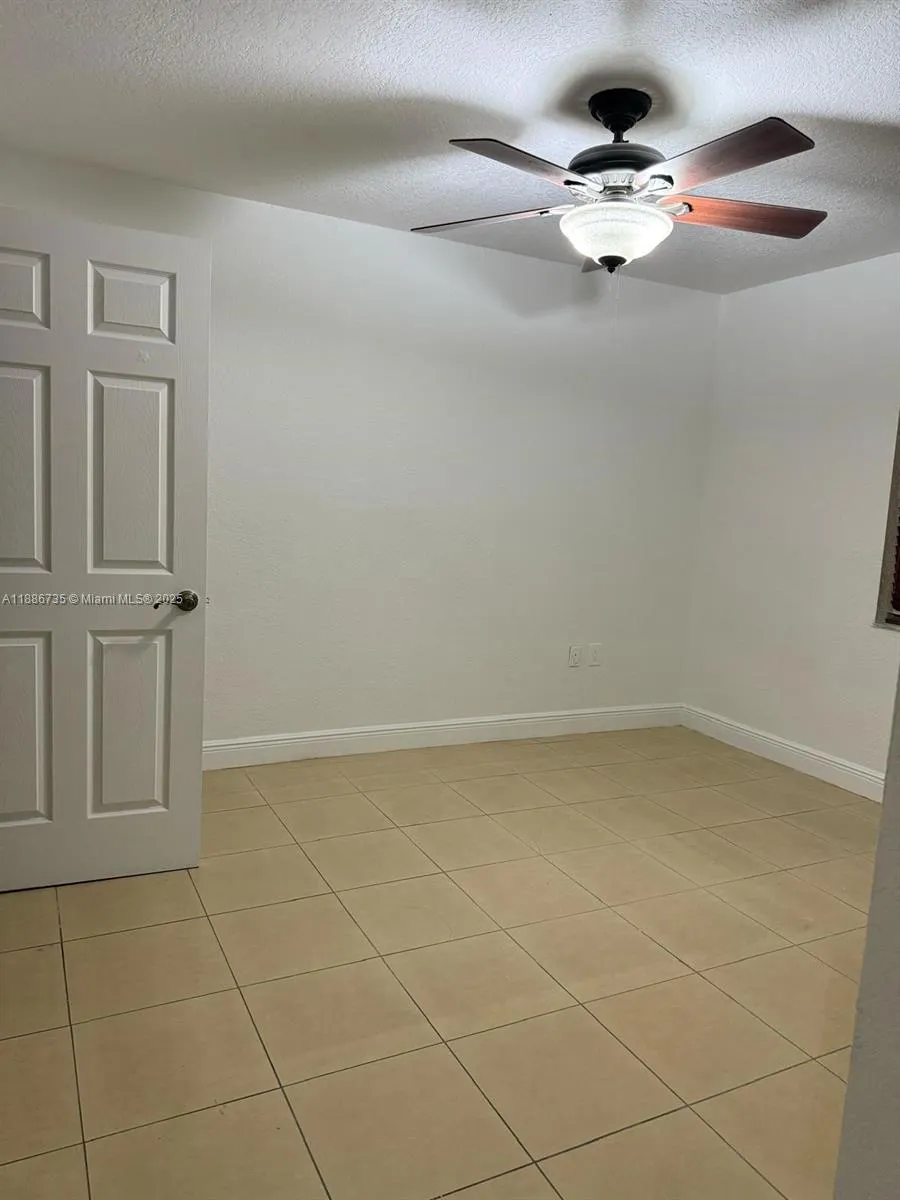 8039 Lake Dr, #102