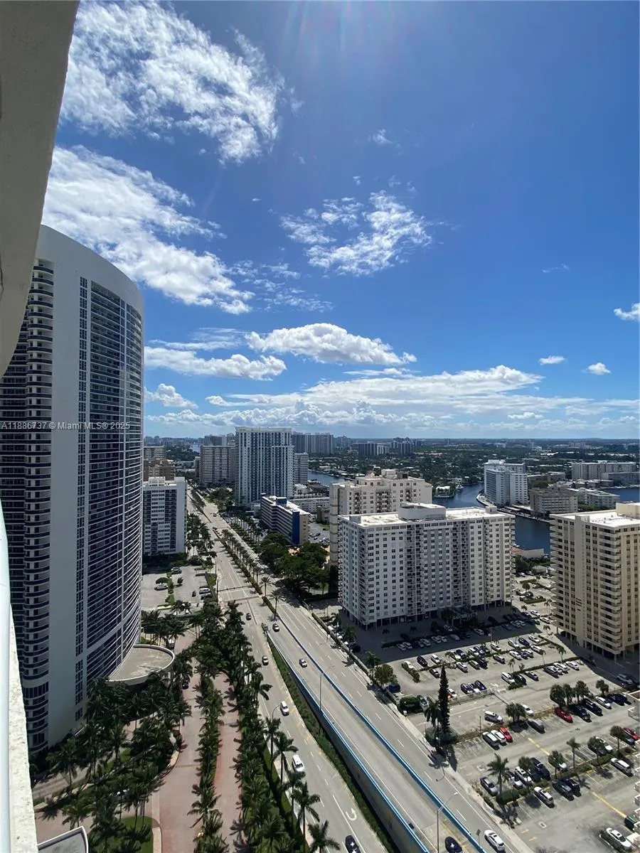 1800 S Ocean Dr, #2909