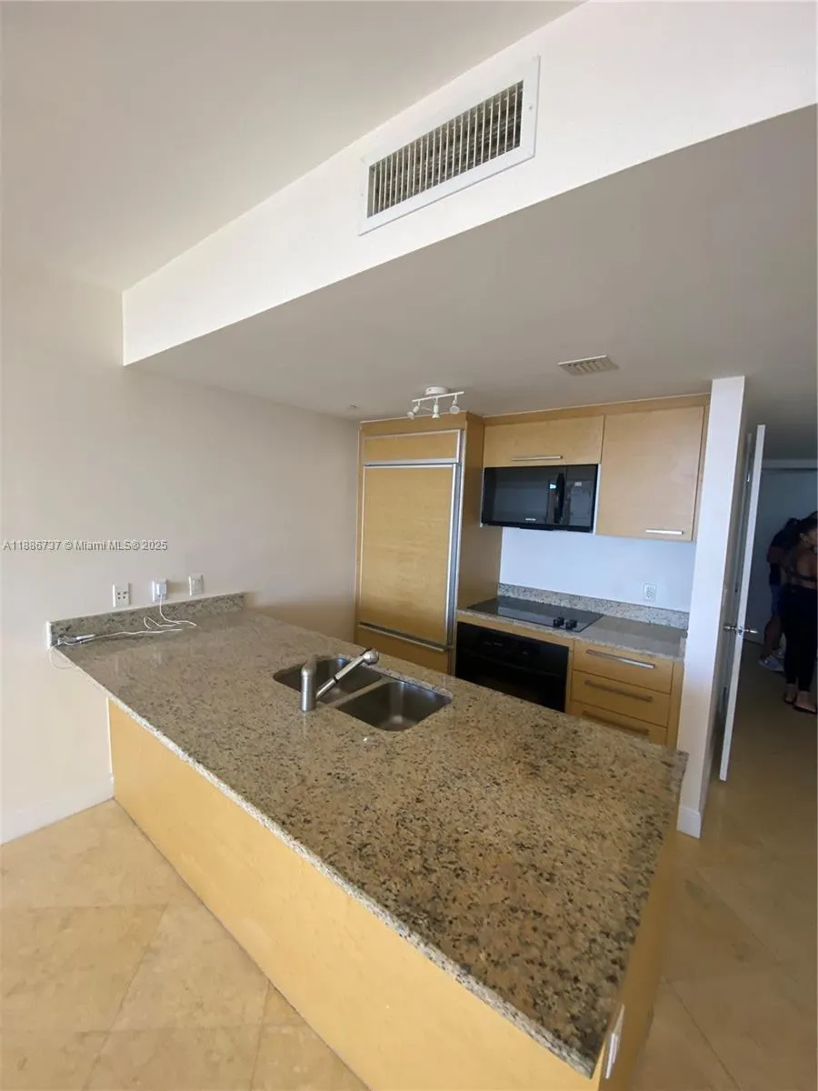 1800 S Ocean Dr, #2909