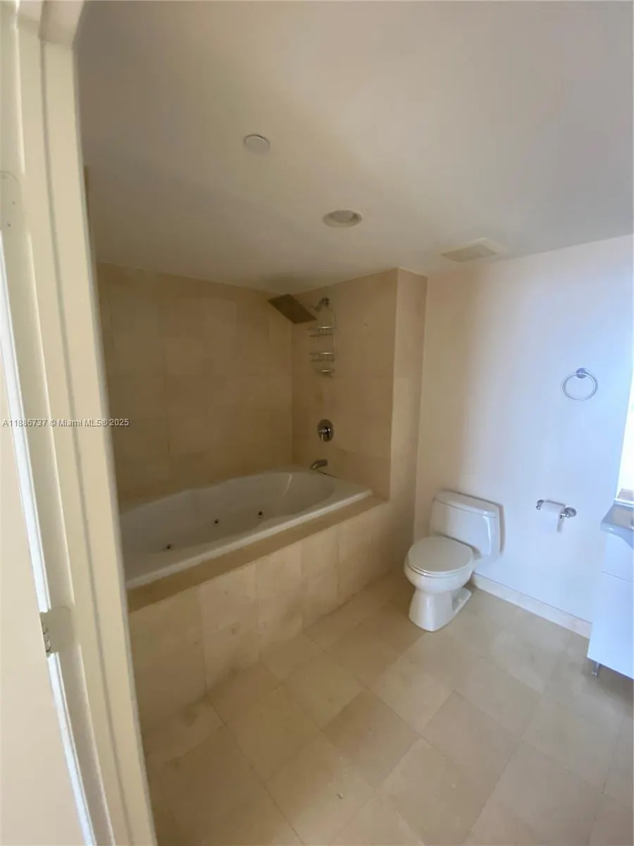 1800 S Ocean Dr, #2909