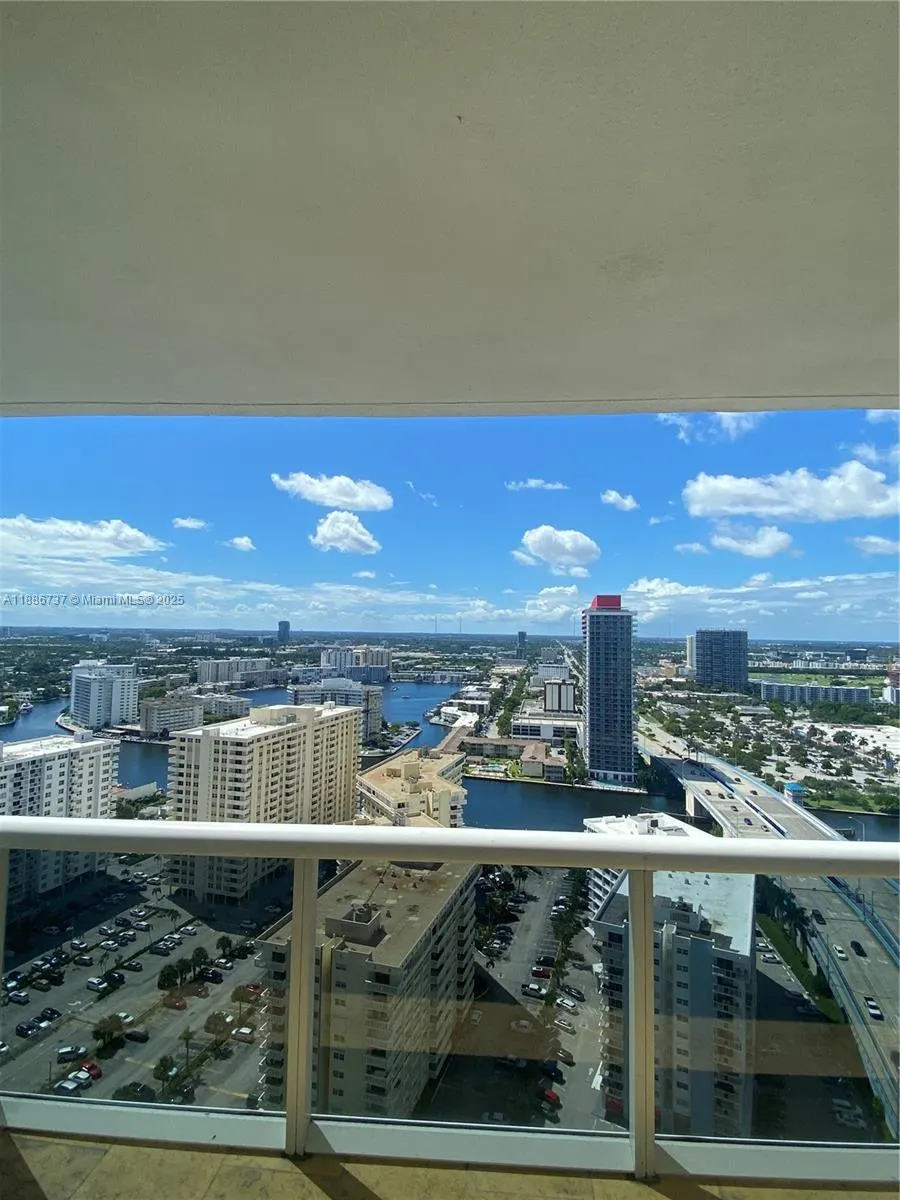 1800 S Ocean Dr, #2909