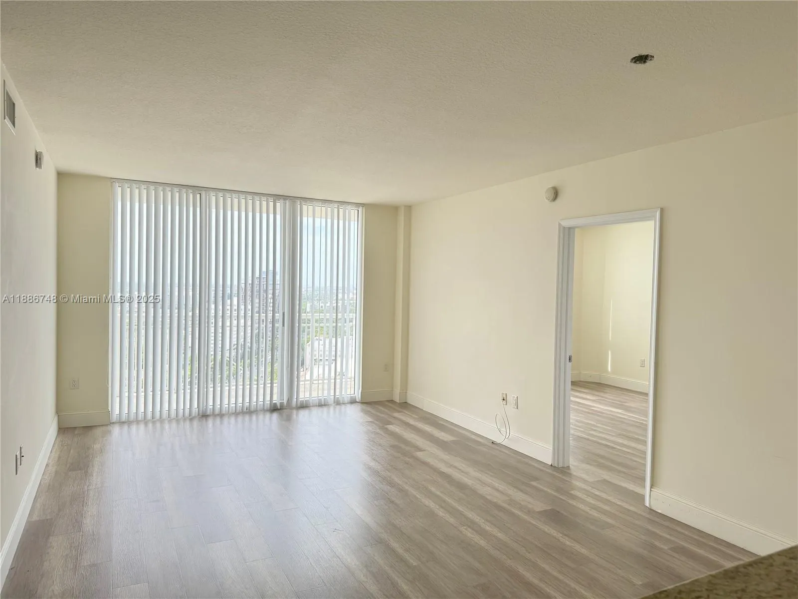 19501 W Country Club Dr, #2310