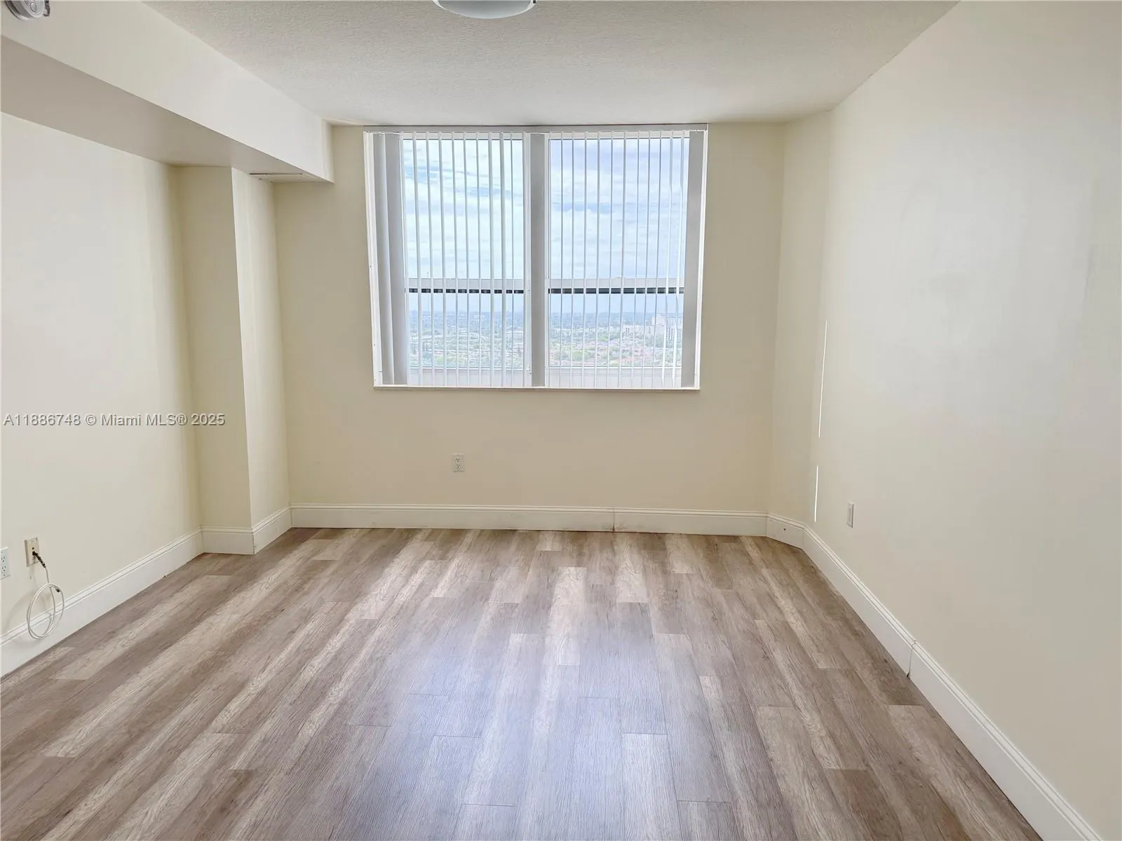 19501 W Country Club Dr, #2310