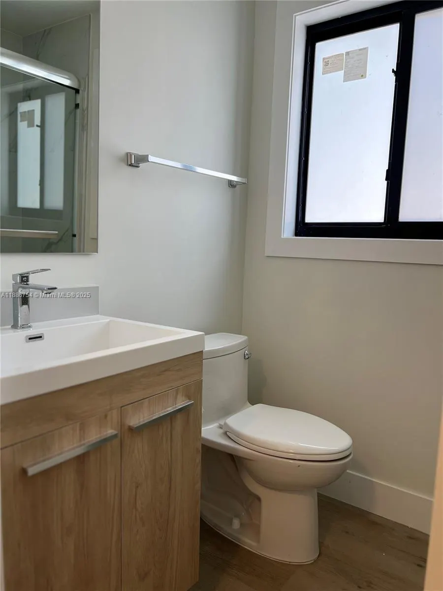 711 Beacom Blvd, #8