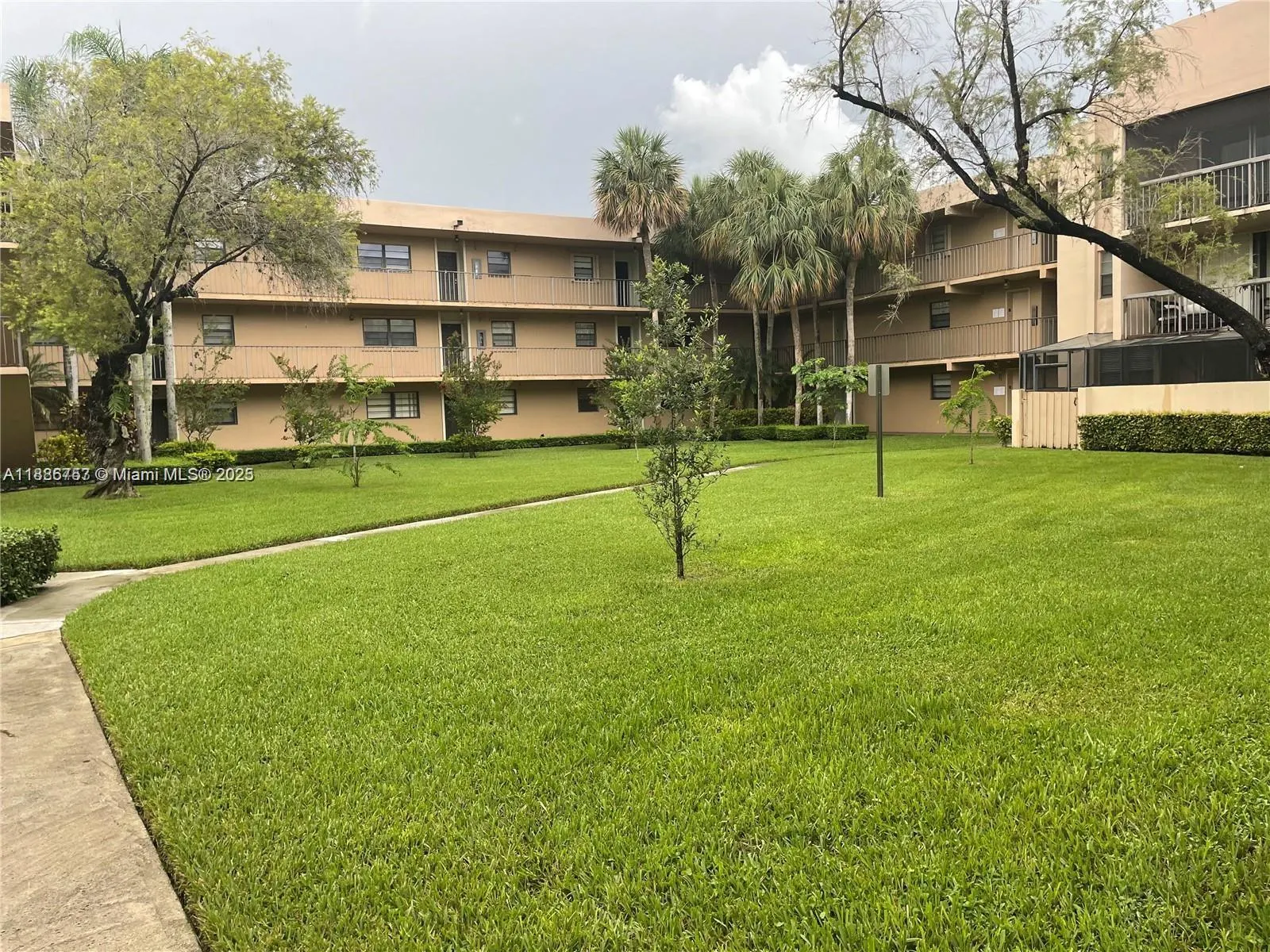 10425 SW 112th Ave, #208