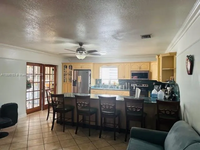 3915 NW 4th Ter