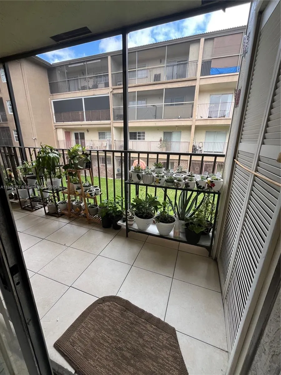 8851 NW 119 ST, #5222