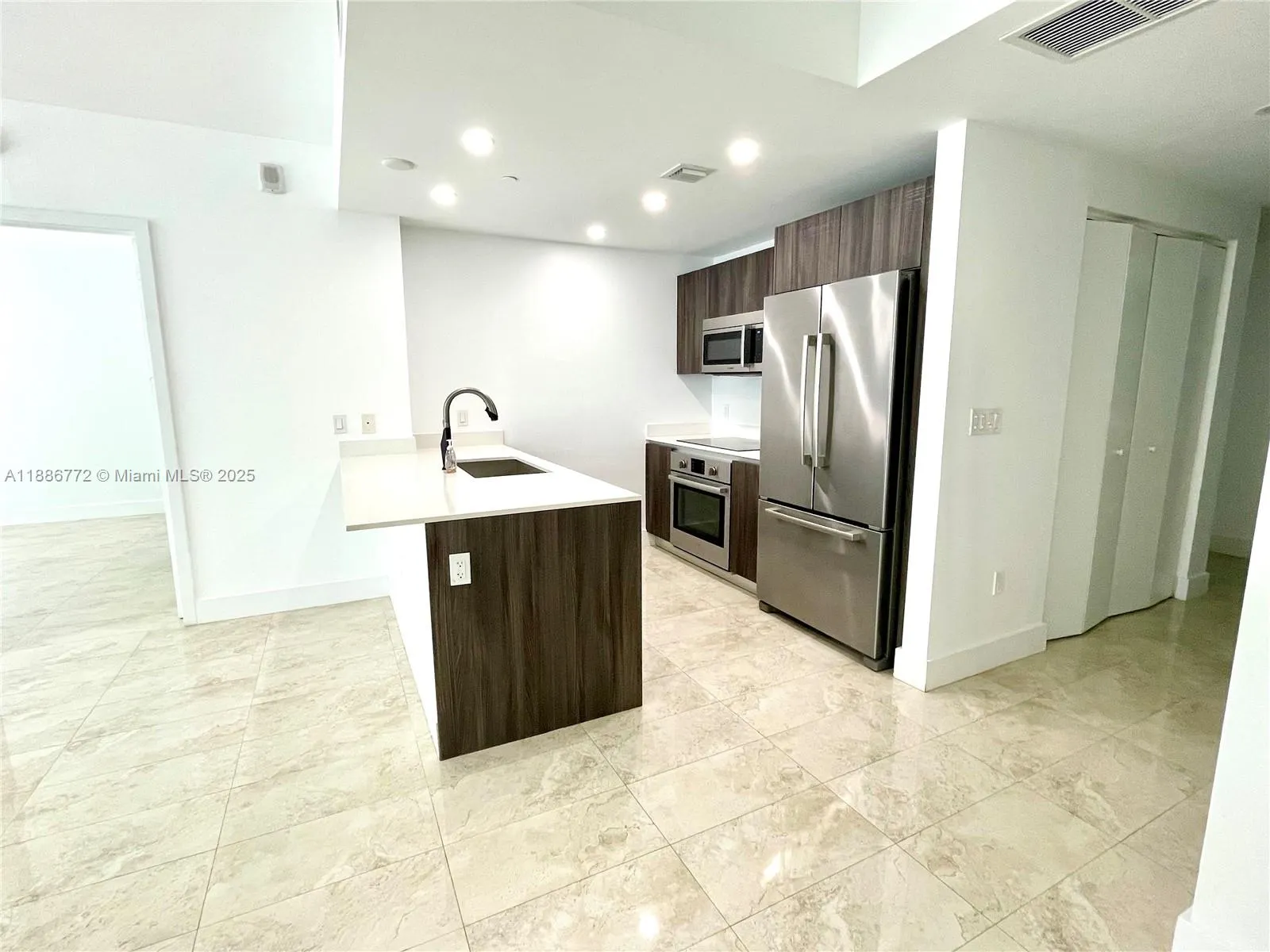 488 NE 18th St, #2804
