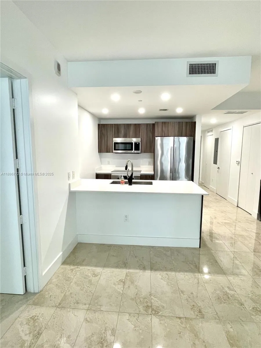 488 NE 18th St, #2804