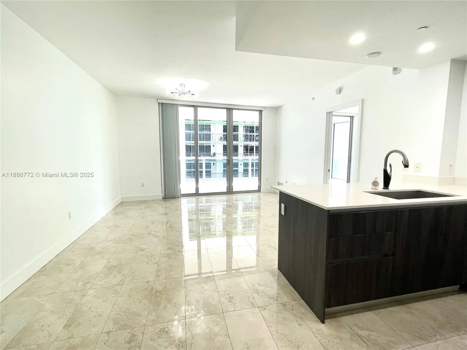 488 NE 18th St, #2804