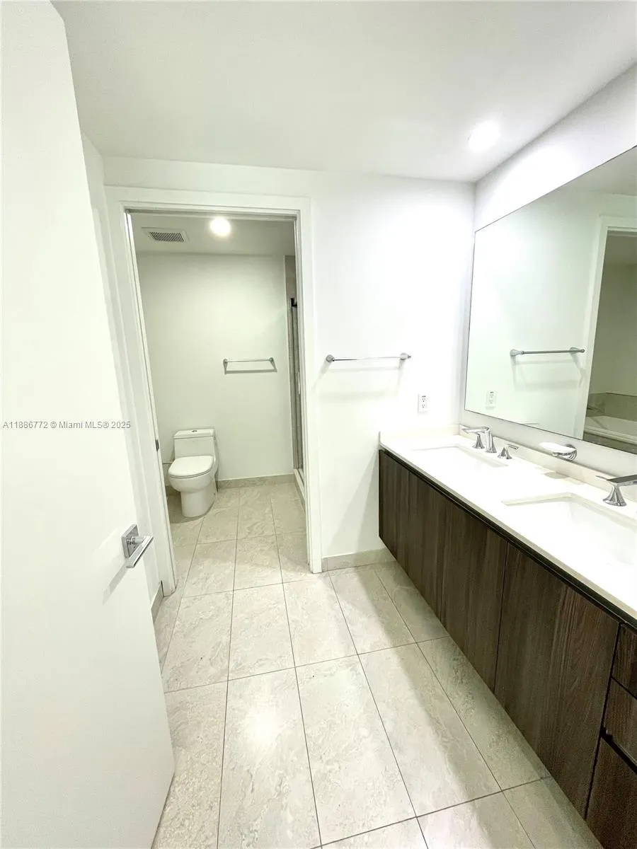 488 NE 18th St, #2804