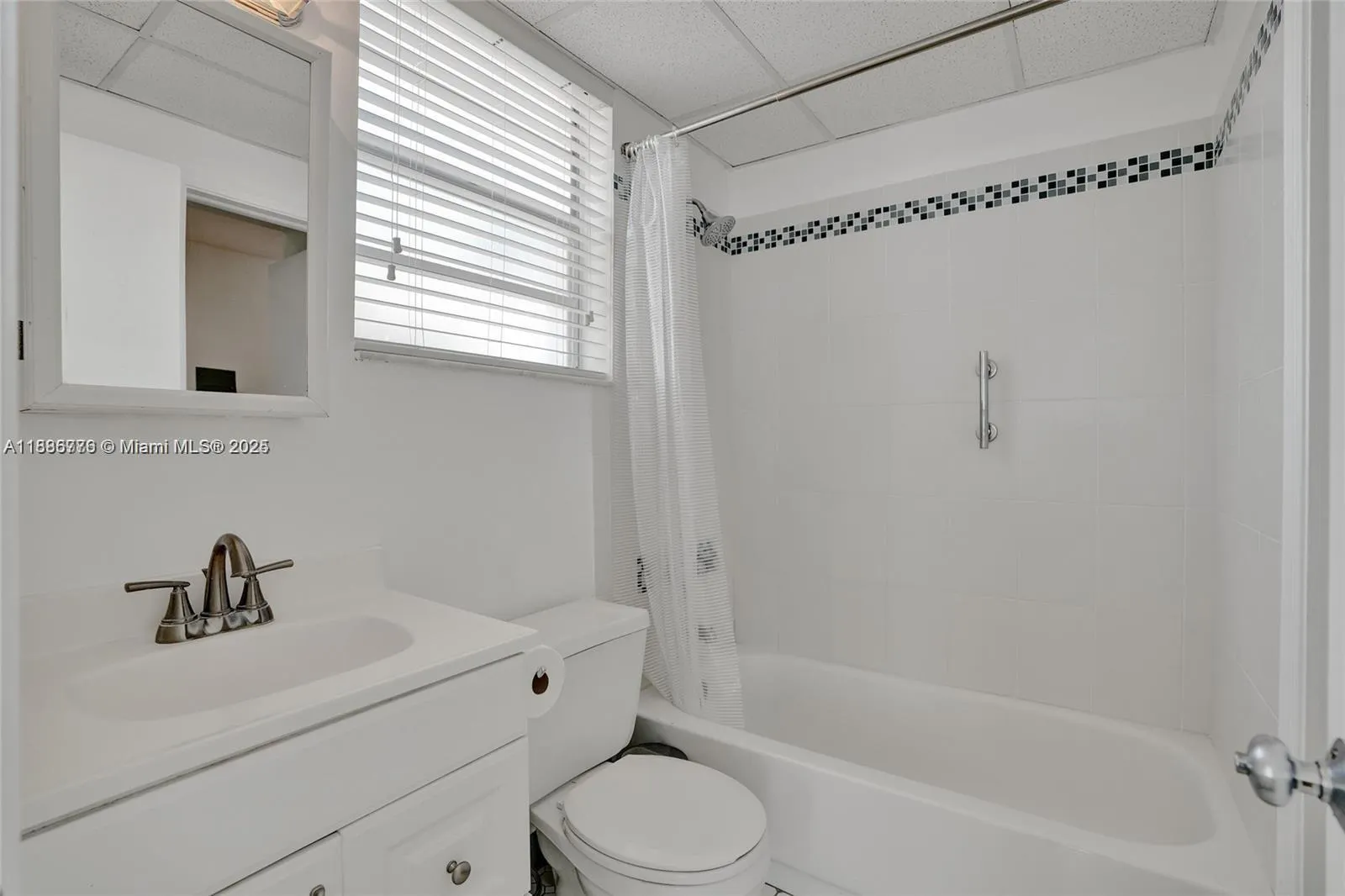 1200 Euclid Ave, #206
