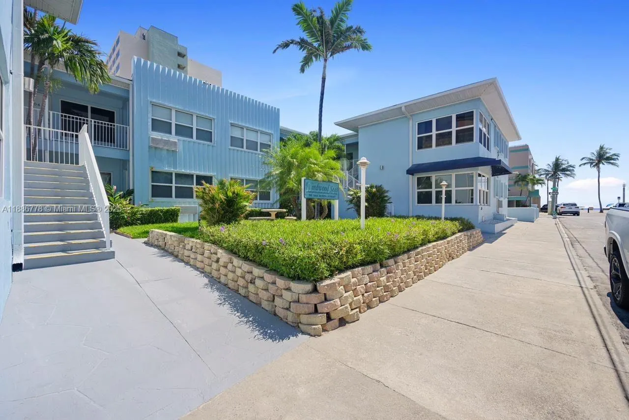 315 Van Buren St, #104B