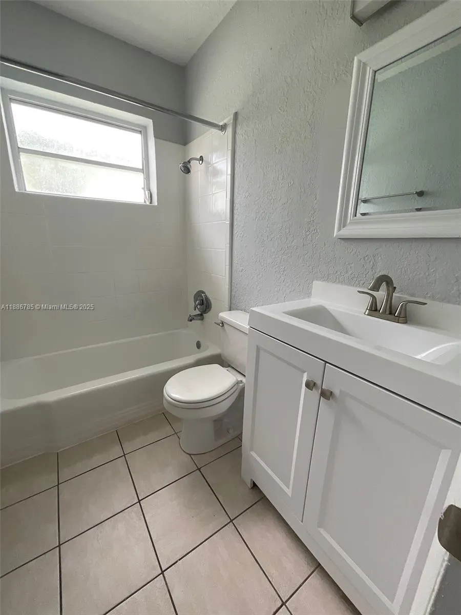 1346 Alton Rd, #B7
