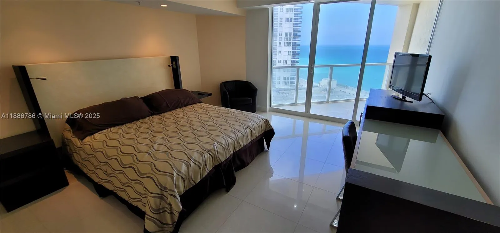 16699 Collins Ave, #1806