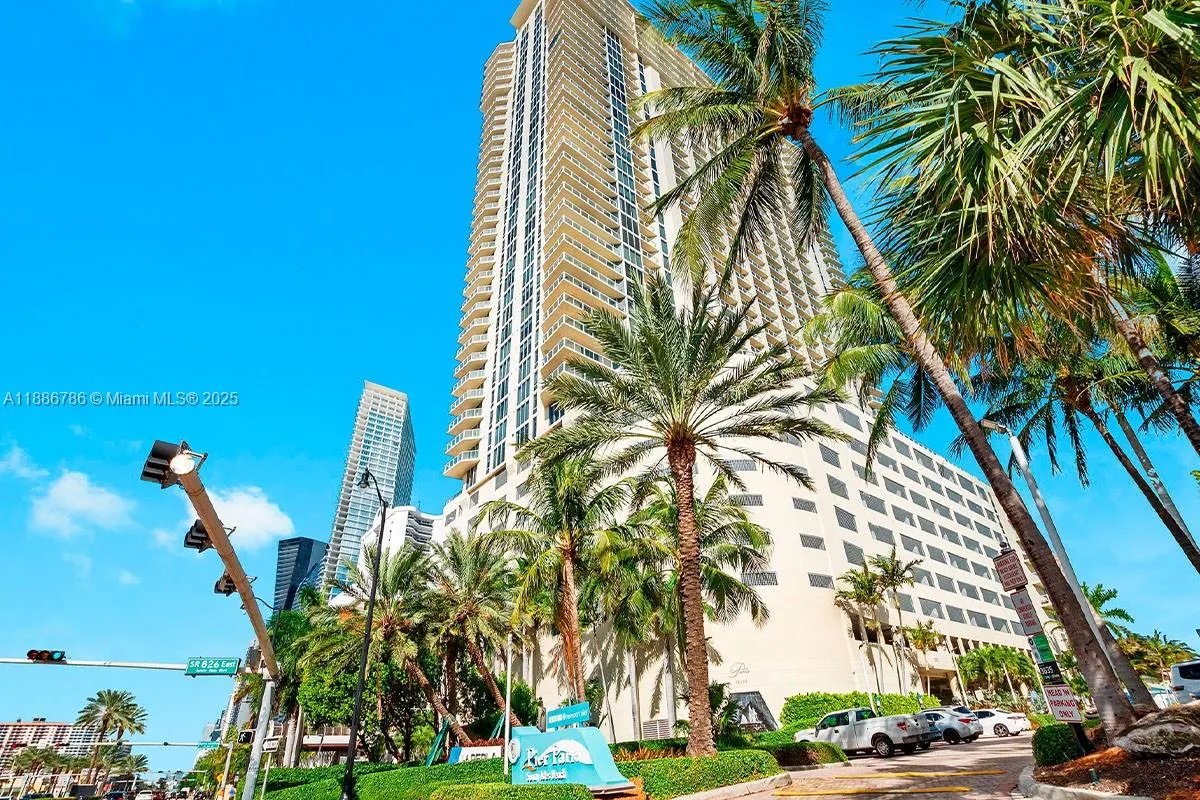 16699 Collins Ave, #1806