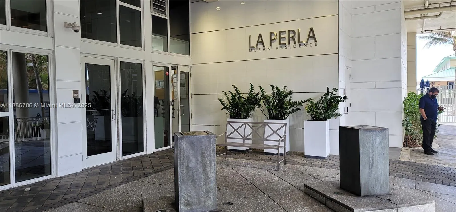 16699 Collins Ave, #1806