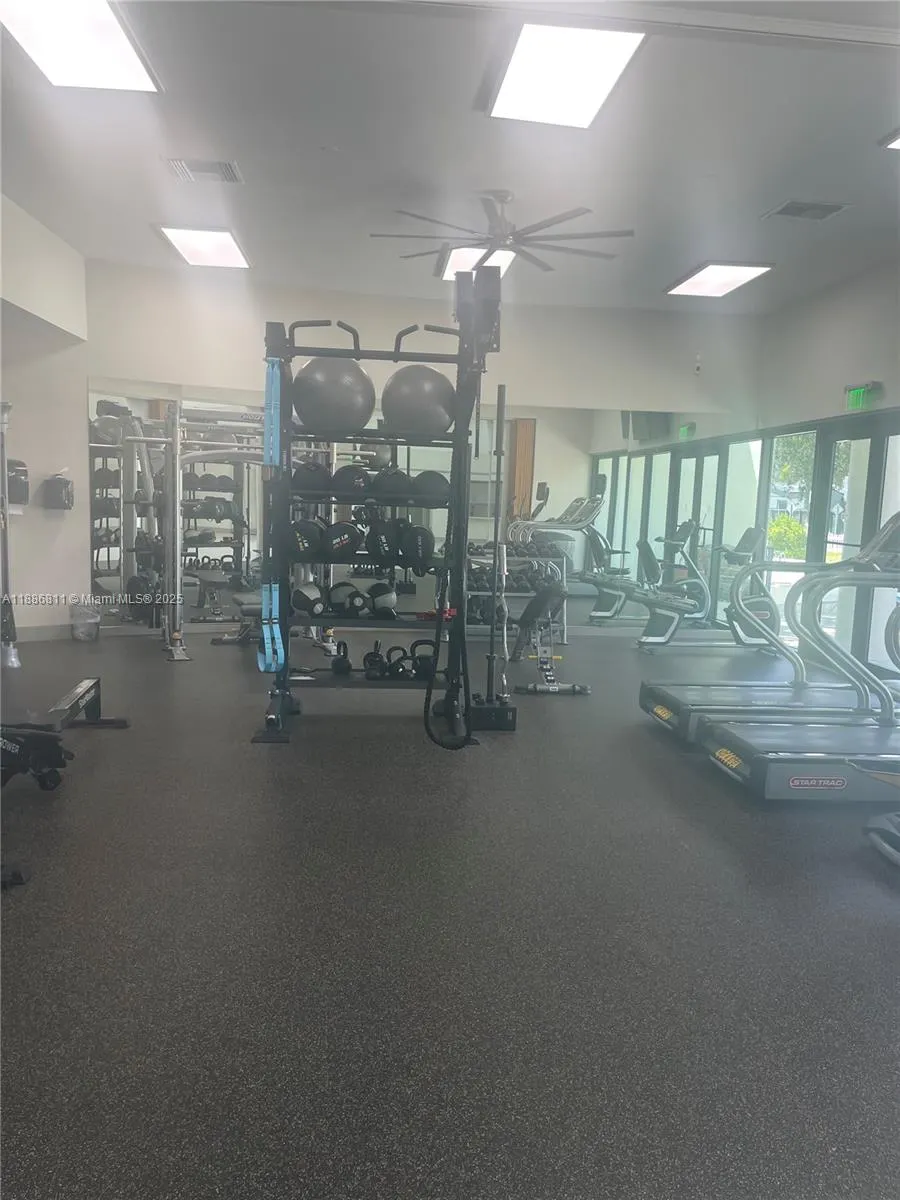 1101 River Reach Dr, #511