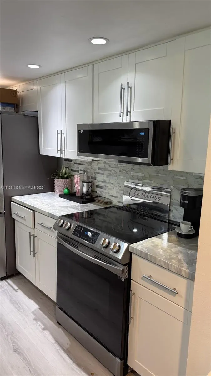 1101 River Reach Dr, #511