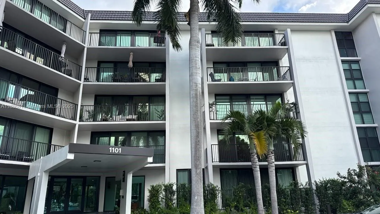 1101 River Reach Dr, #511