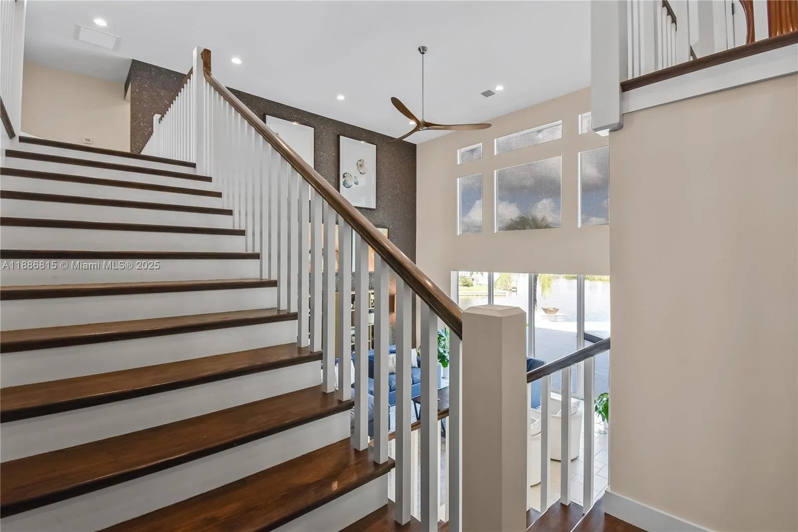 2801 SW 39th TER