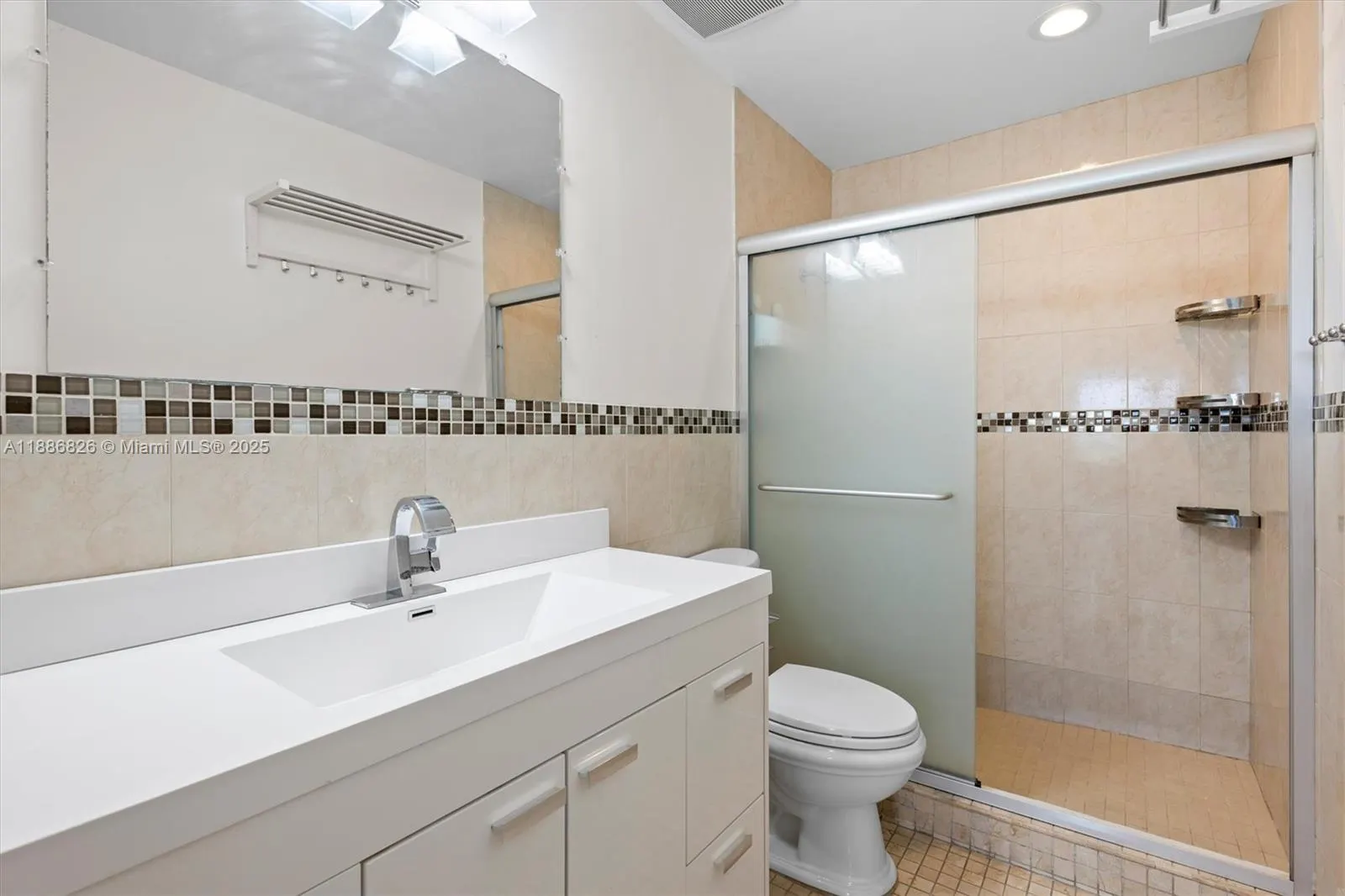 200 Diplomat Pkwy, #825