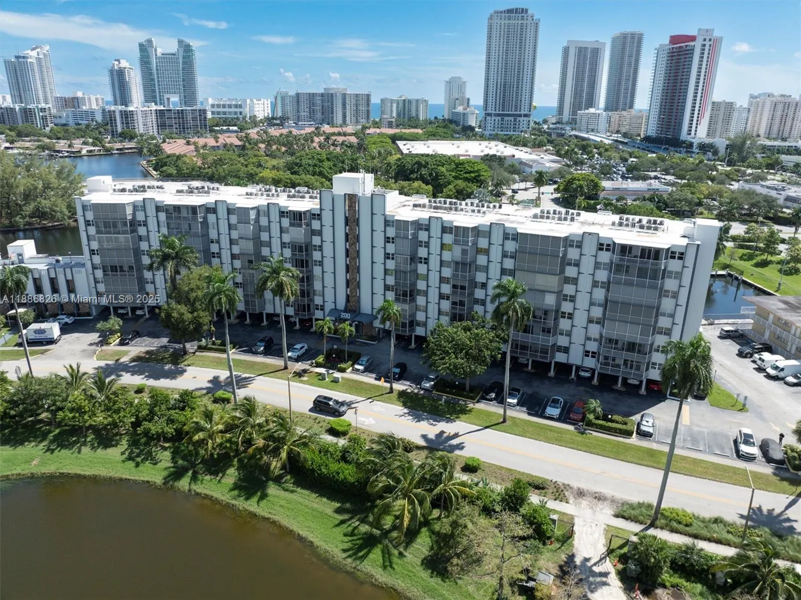 200 Diplomat Pkwy, #825