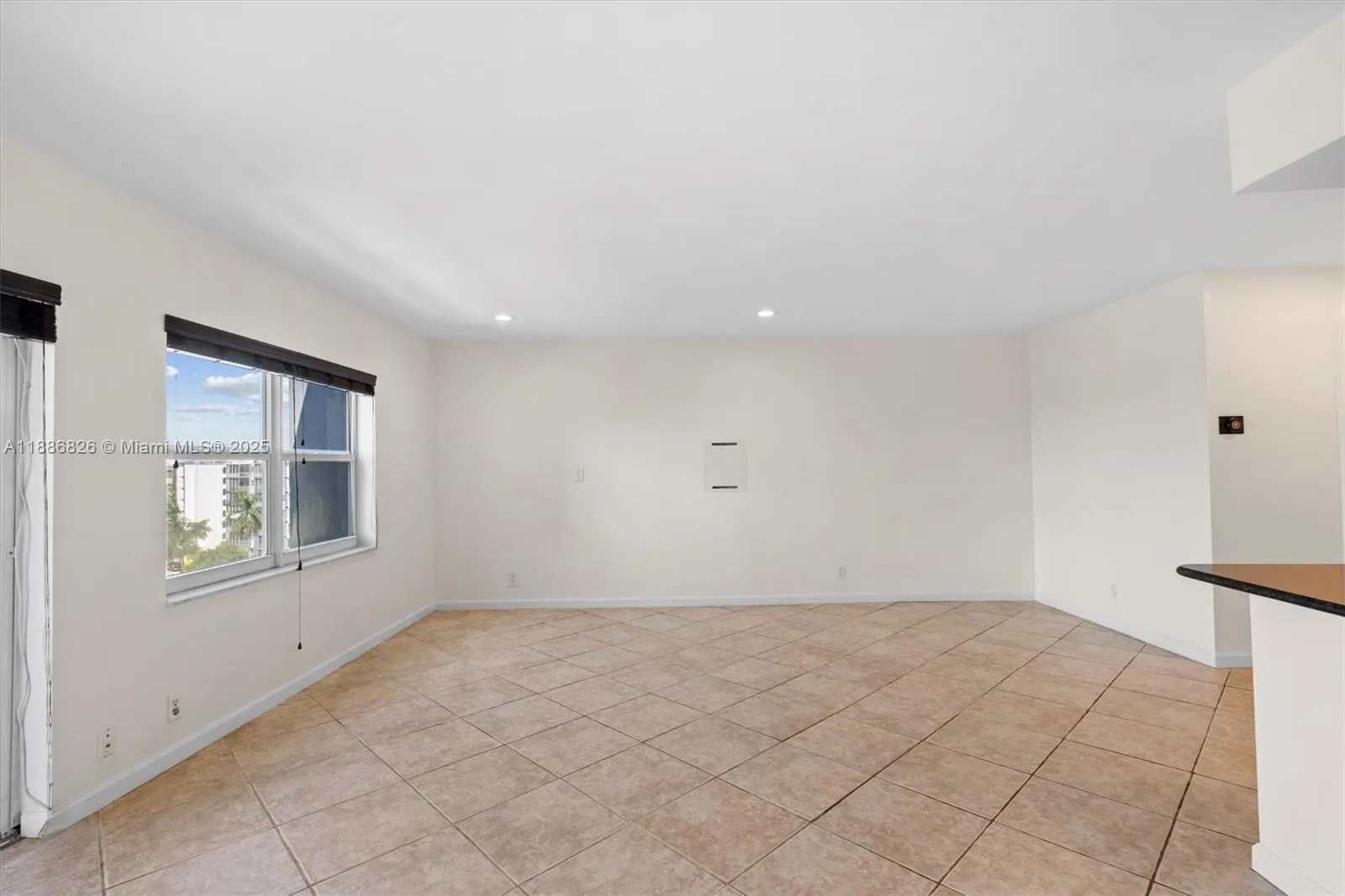 200 Diplomat Pkwy, #825