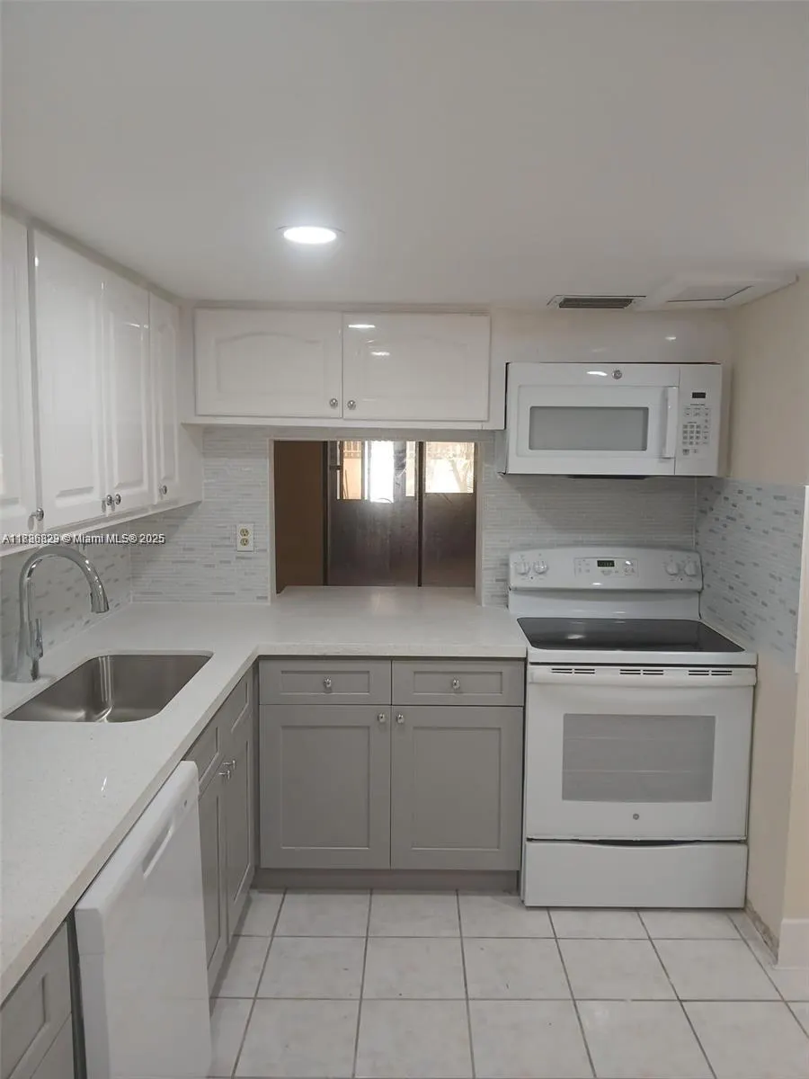 6699 Racquet Club Dr, #198
