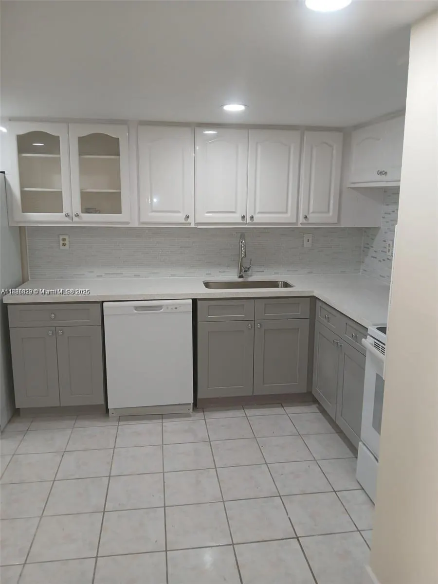 6699 Racquet Club Dr, #198