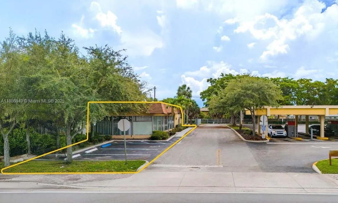 3740 W Broward Blvd