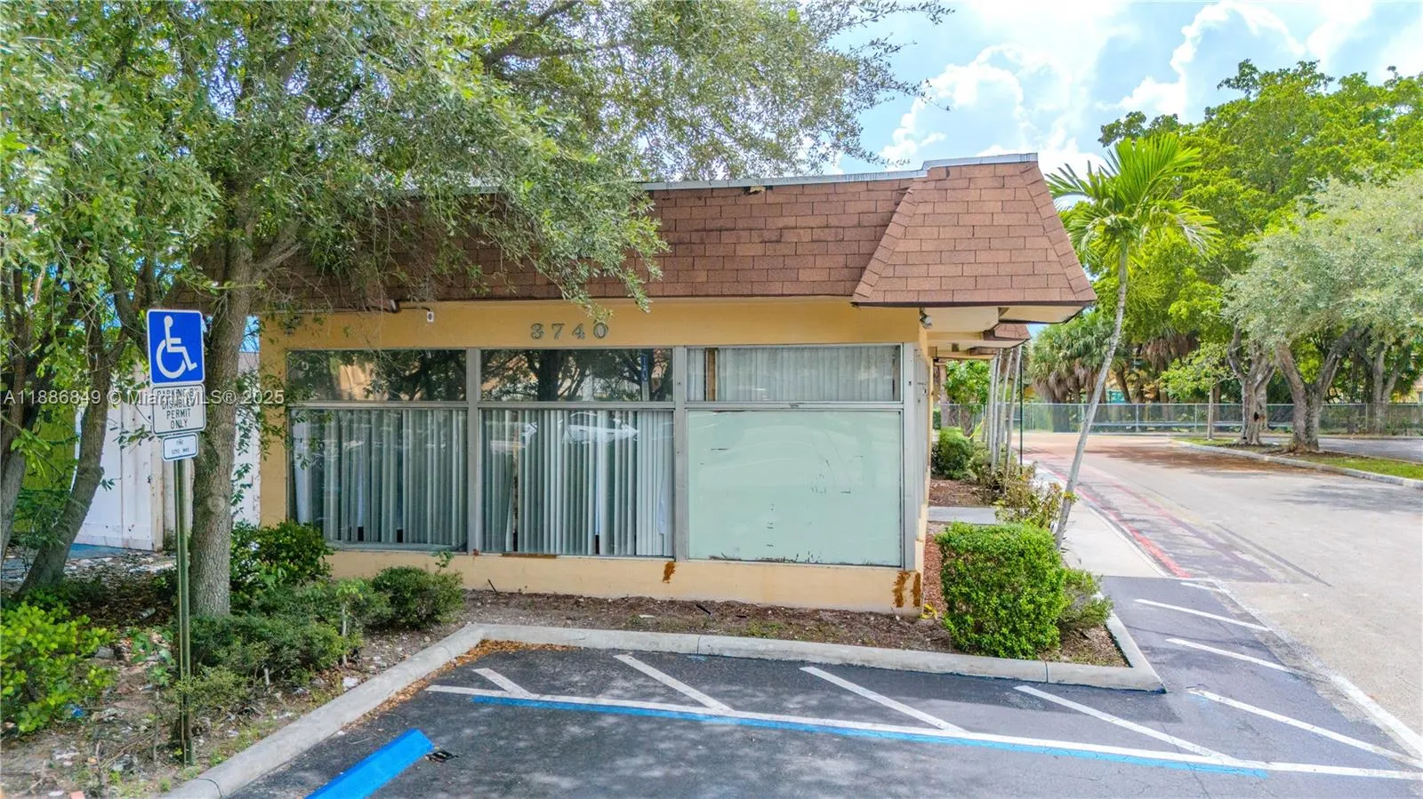 3740 W Broward Blvd