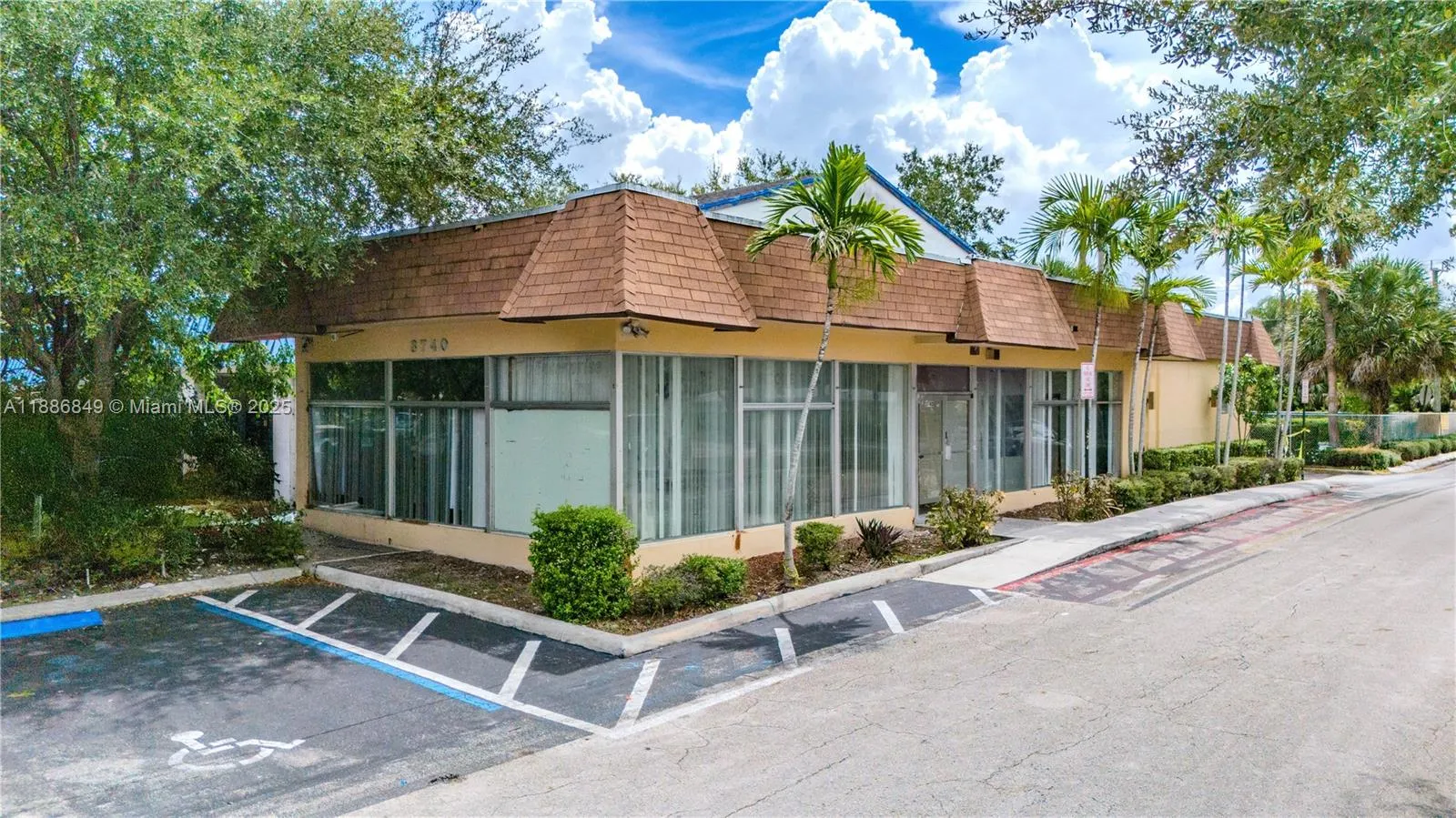 3740 W Broward Blvd
