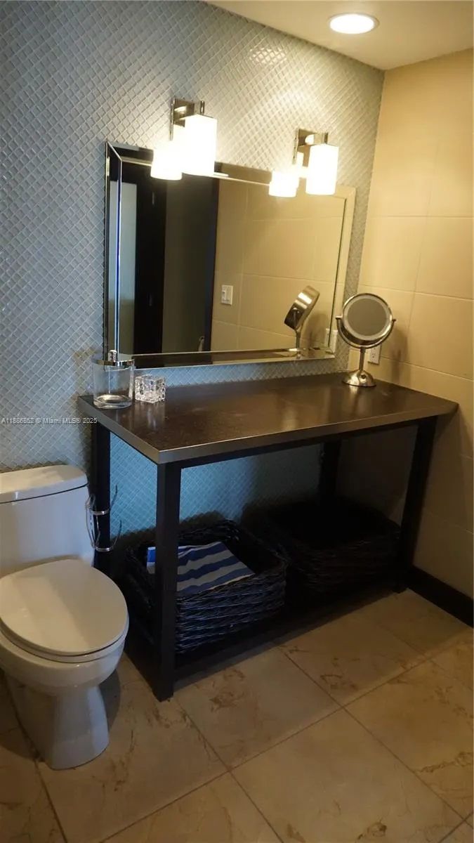 1850 S OCEAN DR, #3509