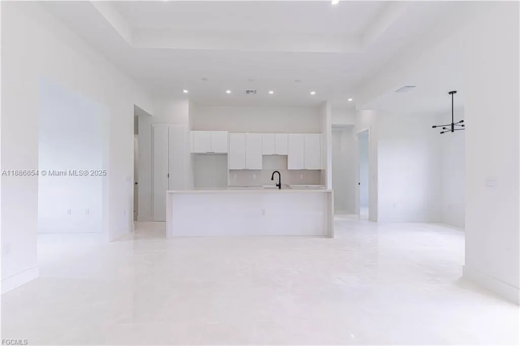 615 8th Ave