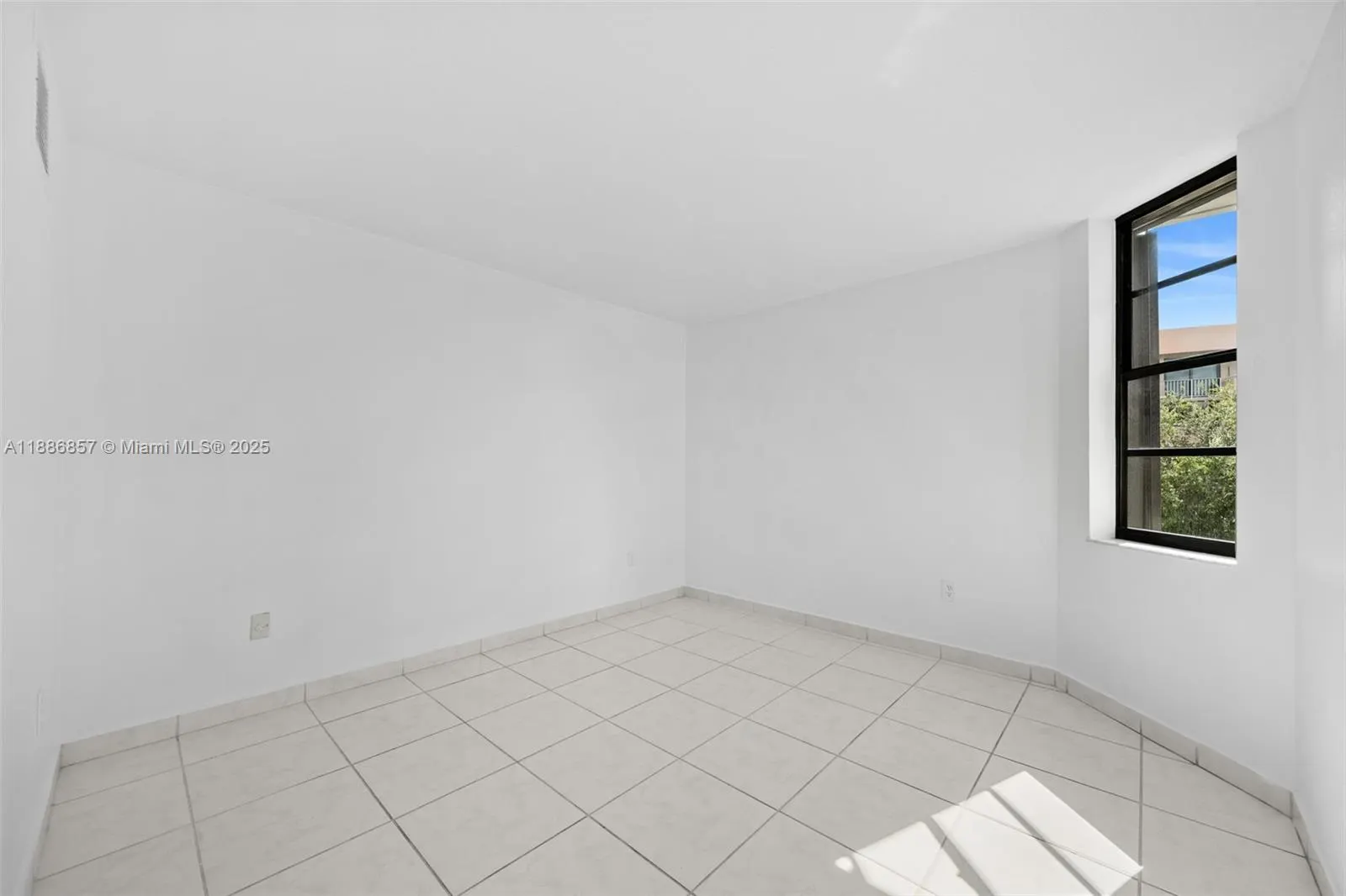 8100 Byron Ave, #308