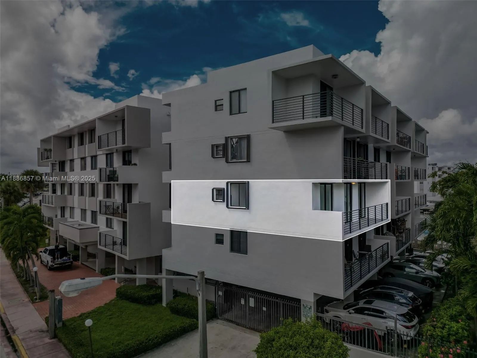 8100 Byron Ave, #308