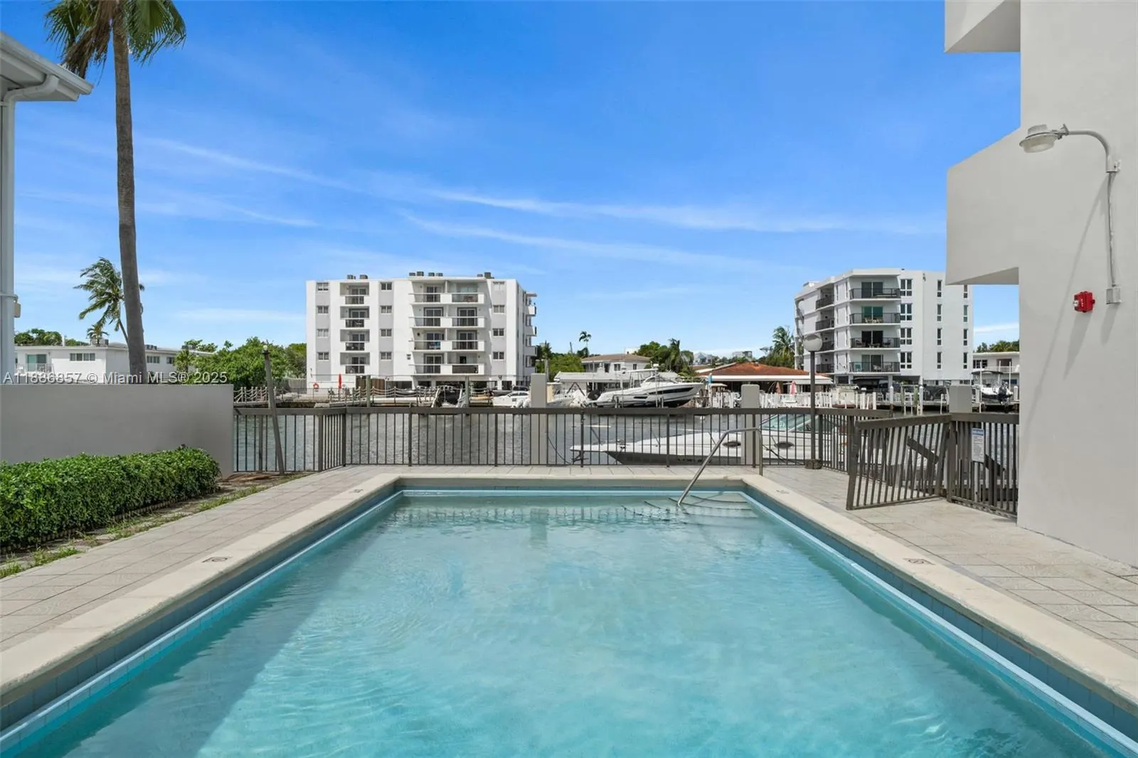 8100 Byron Ave, #308