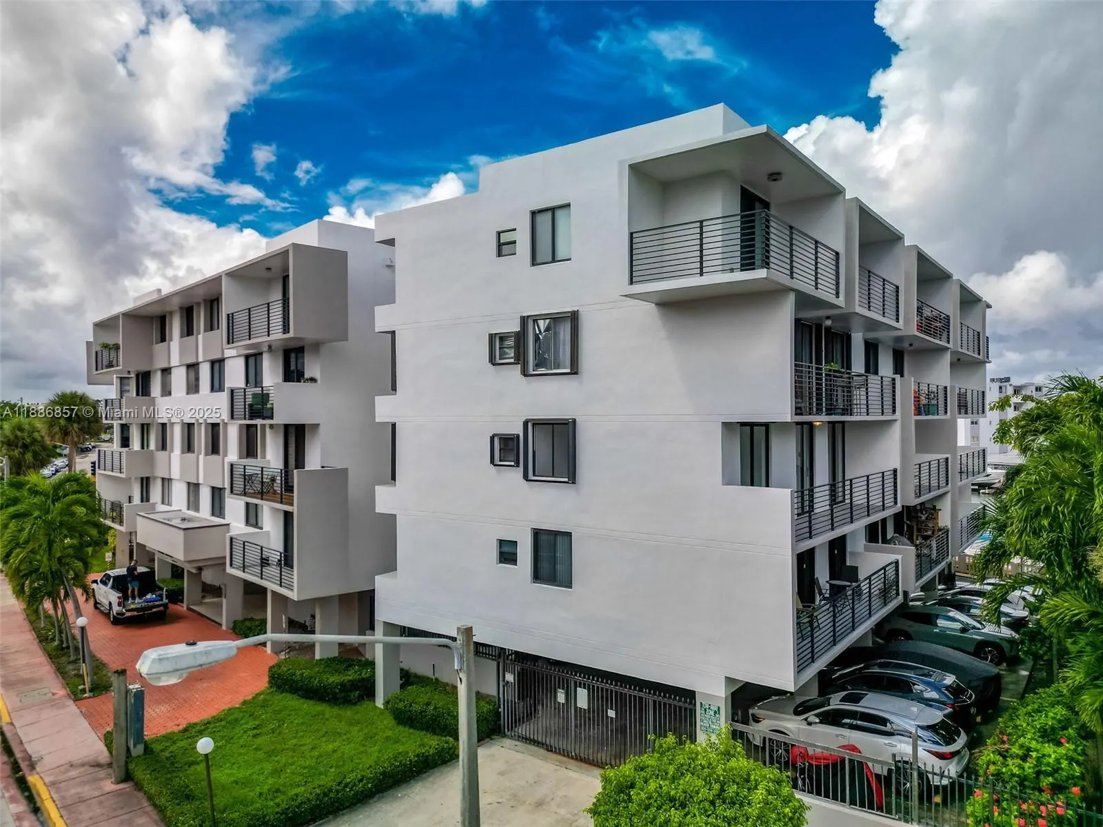 8100 Byron Ave, #308