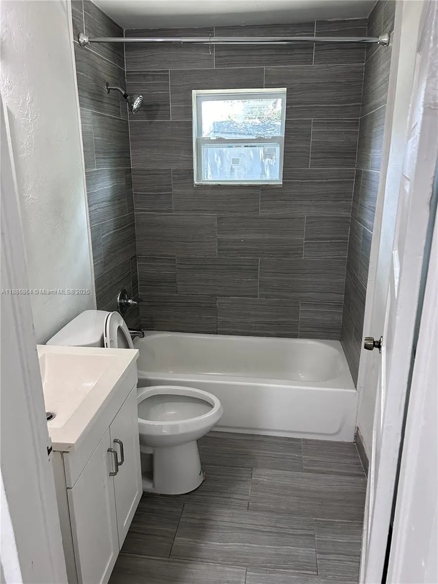 9301 NW 4th Ave, #4